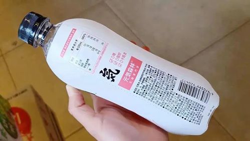 卖得最好的,还是健力宝那款橙味经典纪念罐,评价40000多
